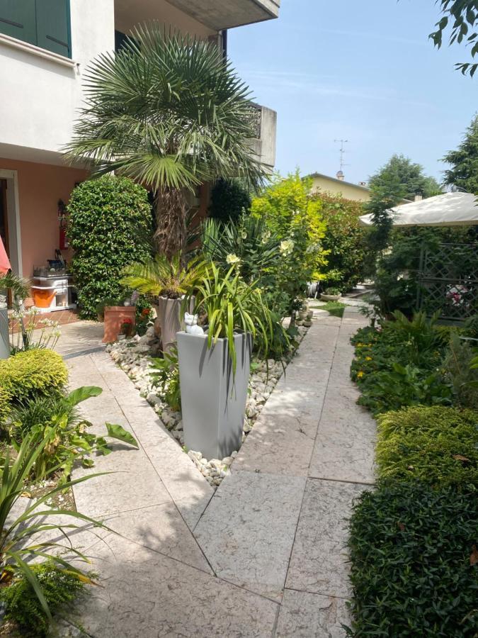B&B Garda 4U Desenzano del Garda Exteriör bild