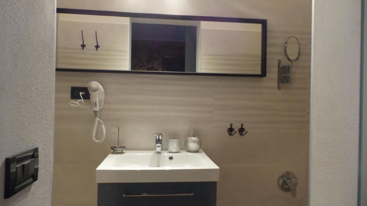 B&B Garda 4U Desenzano del Garda Exteriör bild