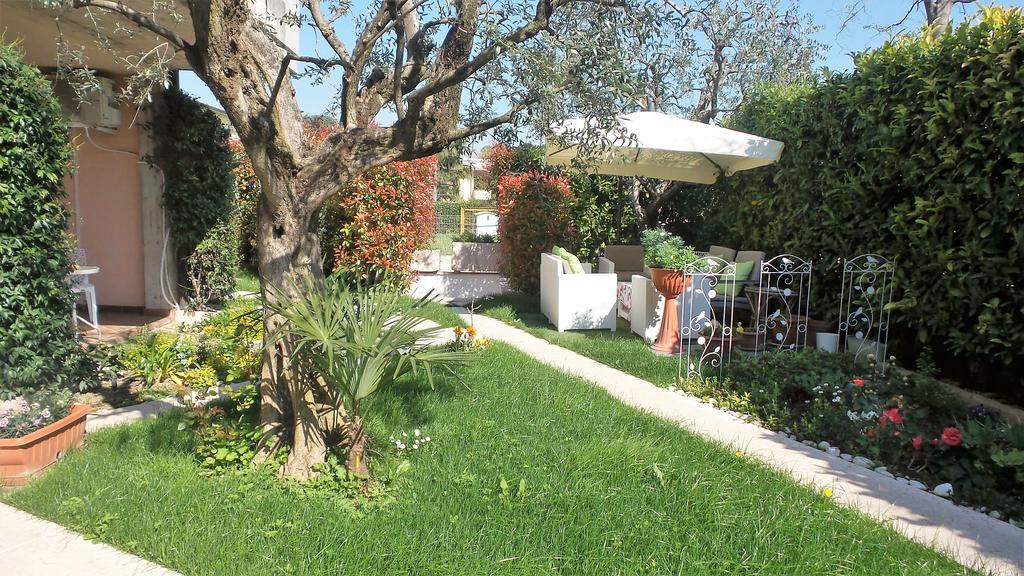B&B Garda 4U Desenzano del Garda Exteriör bild