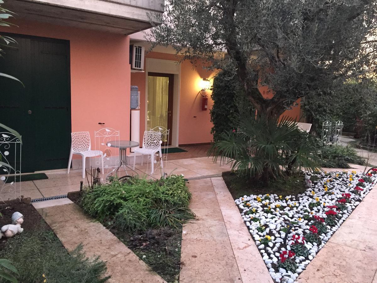 B&B Garda 4U Desenzano del Garda Exteriör bild